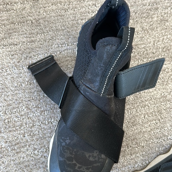 Sorel black high top sneakers 6.5 - Picture 5 of 9